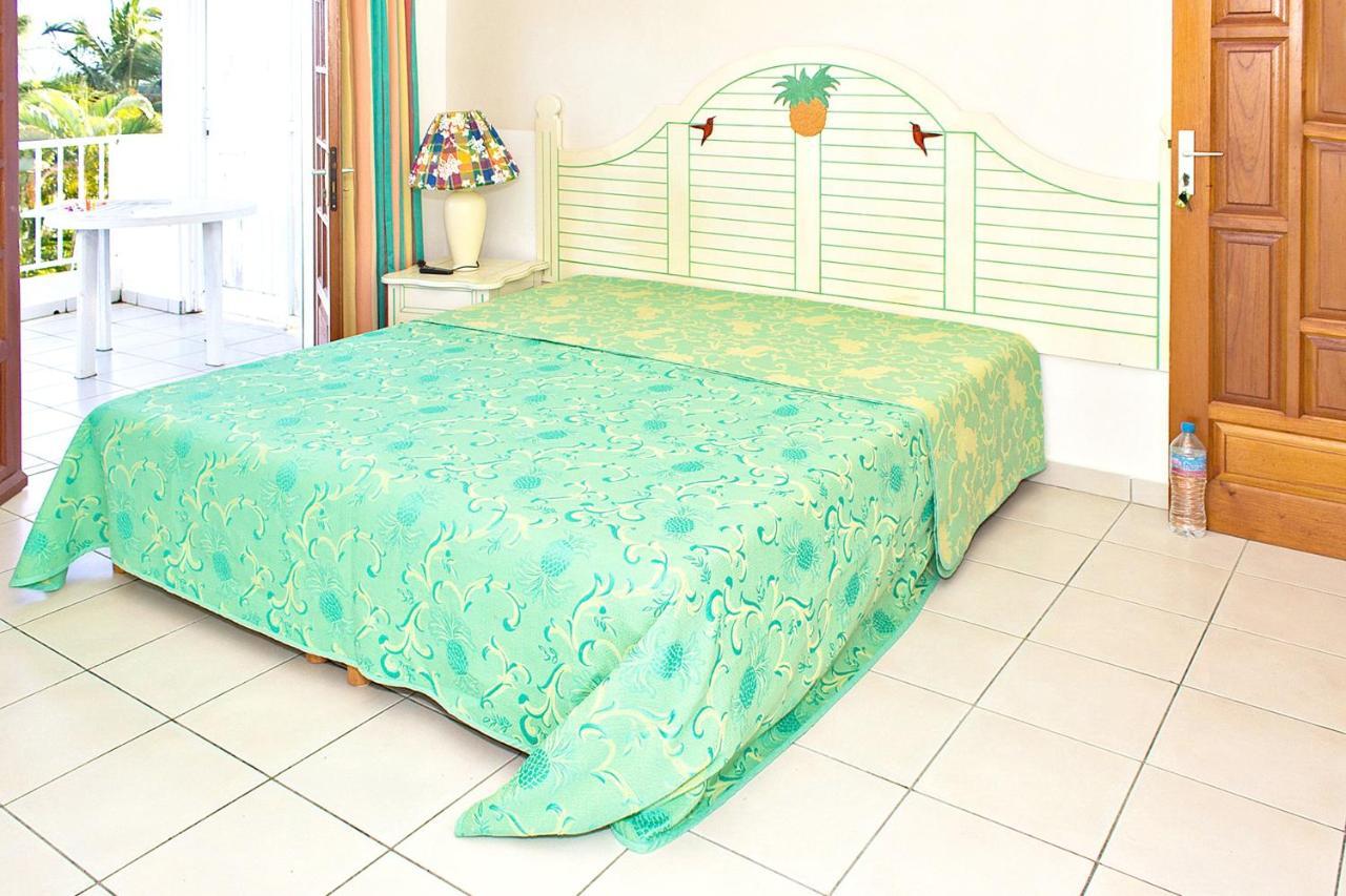 Avec Piscine Partagee Jardin Et Wifi A Anne A 3 Km De La Sainte-Anne (Grande-Terre)